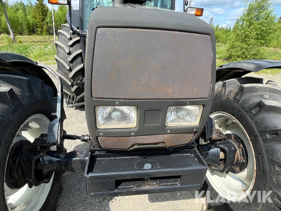 Traktor Valtra 900