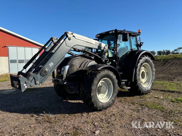 Traktor Valtra T213 Versu med frontlastare