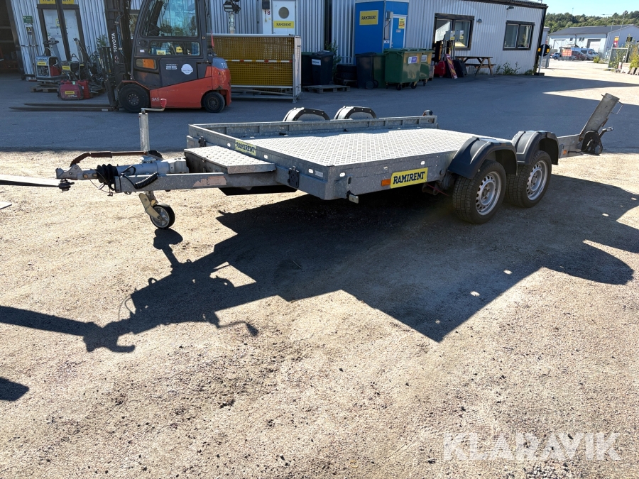 Maskintrailer vezeko hydrauliskt höj och sänkbart
