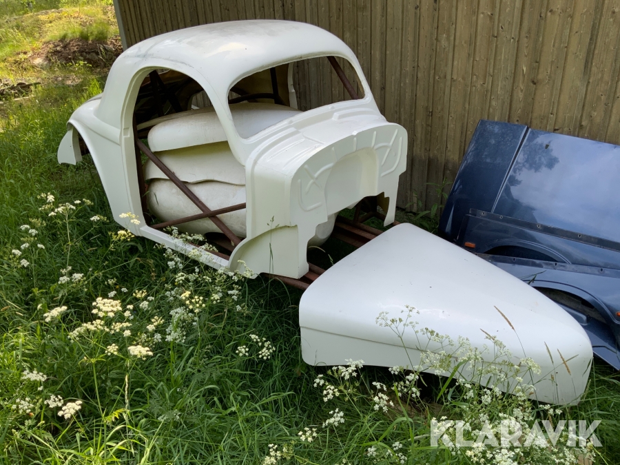 Rörchassi Willys Coupé plastkaross