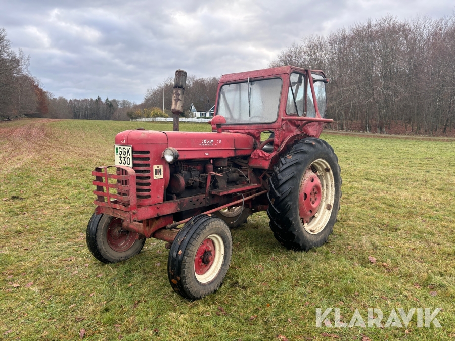 Traktor Mccormick International B450