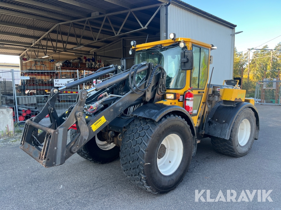 Redskapsbärare Lundberg 345 LSE 6220 Plogutrustad