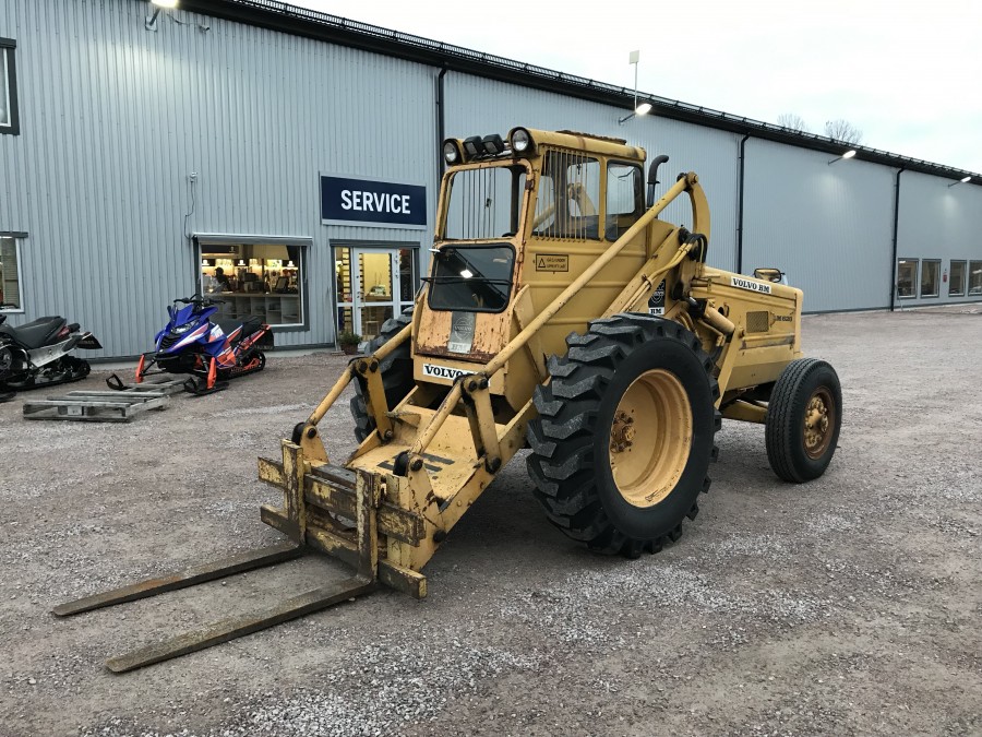 Baklastare VOLVO LM 620 / med redskap