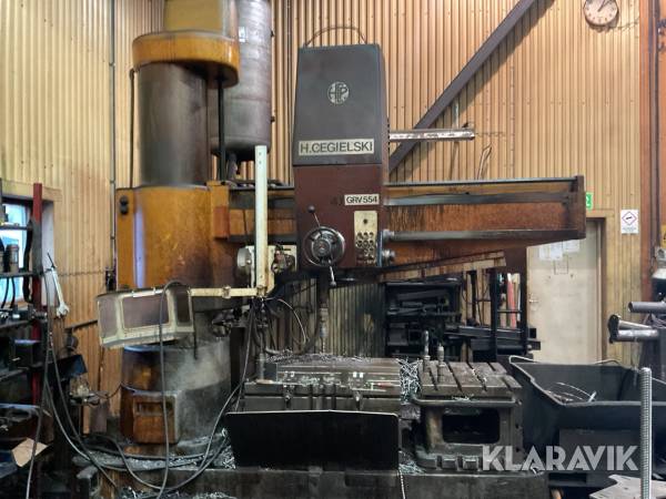 Radialborrmaskin med elektro-hydraulisk förväljare H.CEGIELSKI GRV 554