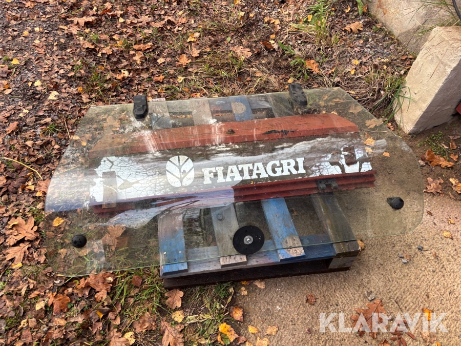 Bakruta med gångjärn till Fiat 7090