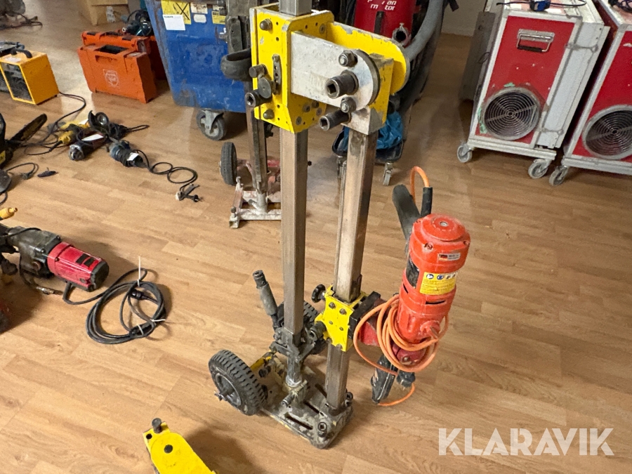 Kärnborrstativ med motor och tillbehör