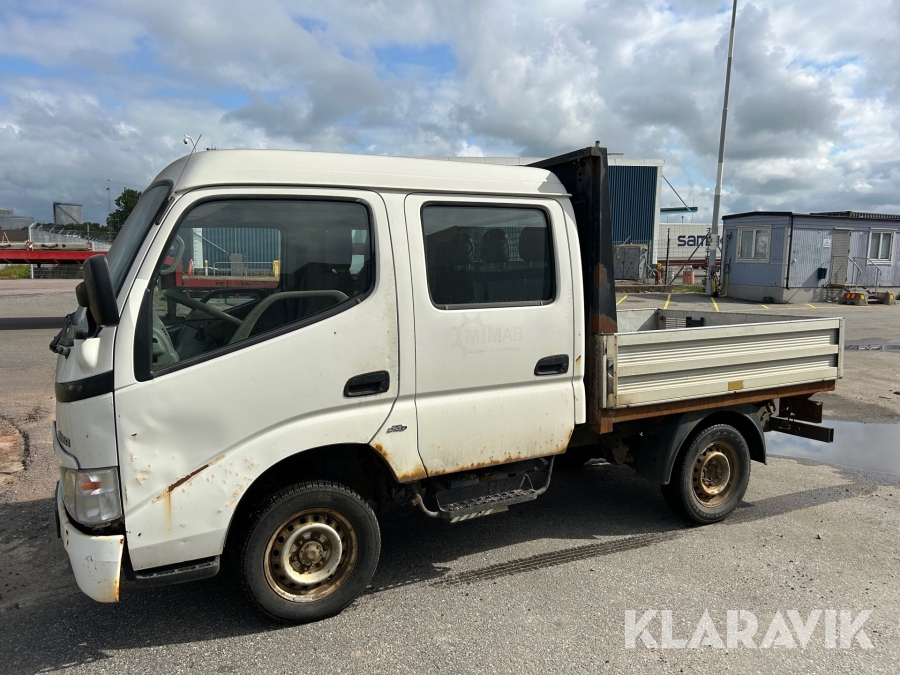 Flakbil Toyota Dyna dubbelhytt 3.0 D4-D