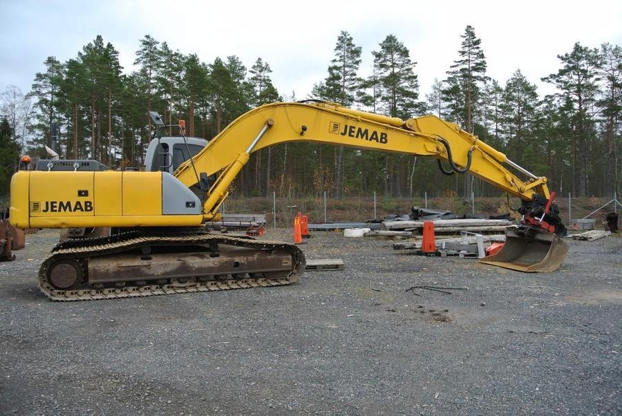 Bandgrävmaskin / Grävmaskin m B27-fäste
