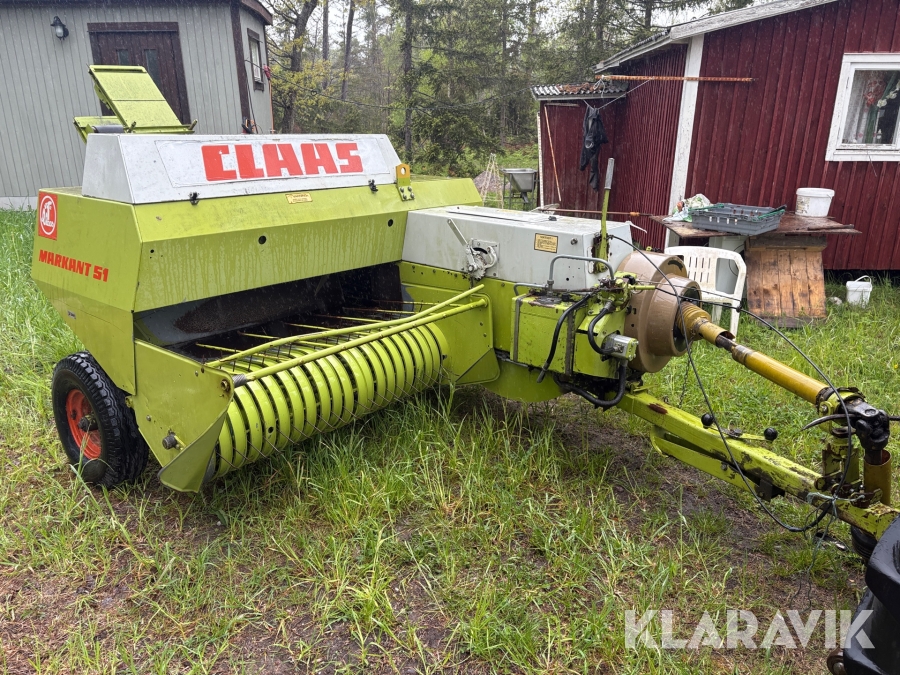 Småbalspress Claas Markant 51 med balkastare