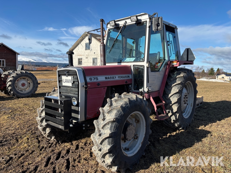 Traktor Massey Ferguson 675 RW