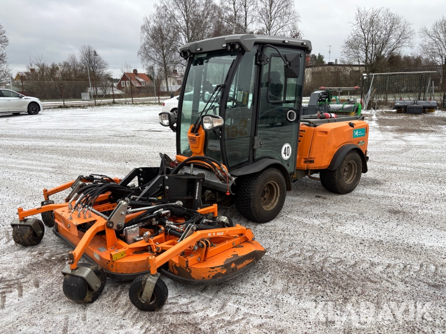 Redskapsbärare Kärcher Mic 70 med redskap
