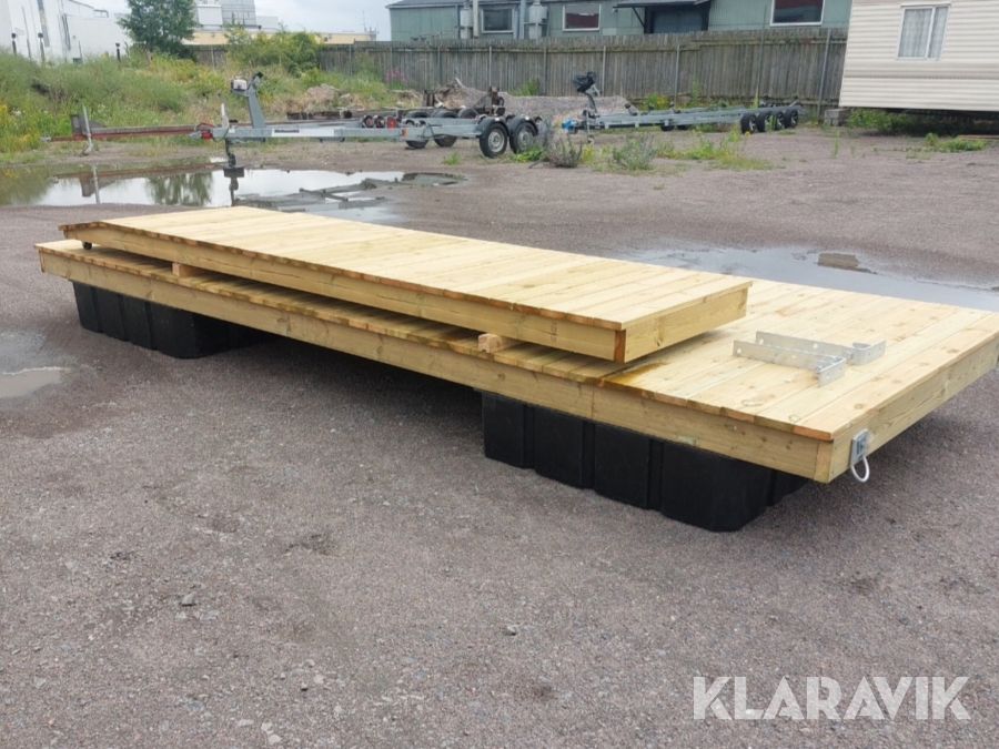 Brygga med landgång