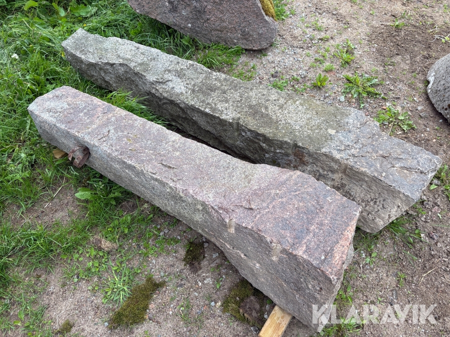 Grindstolpe i sten 2st