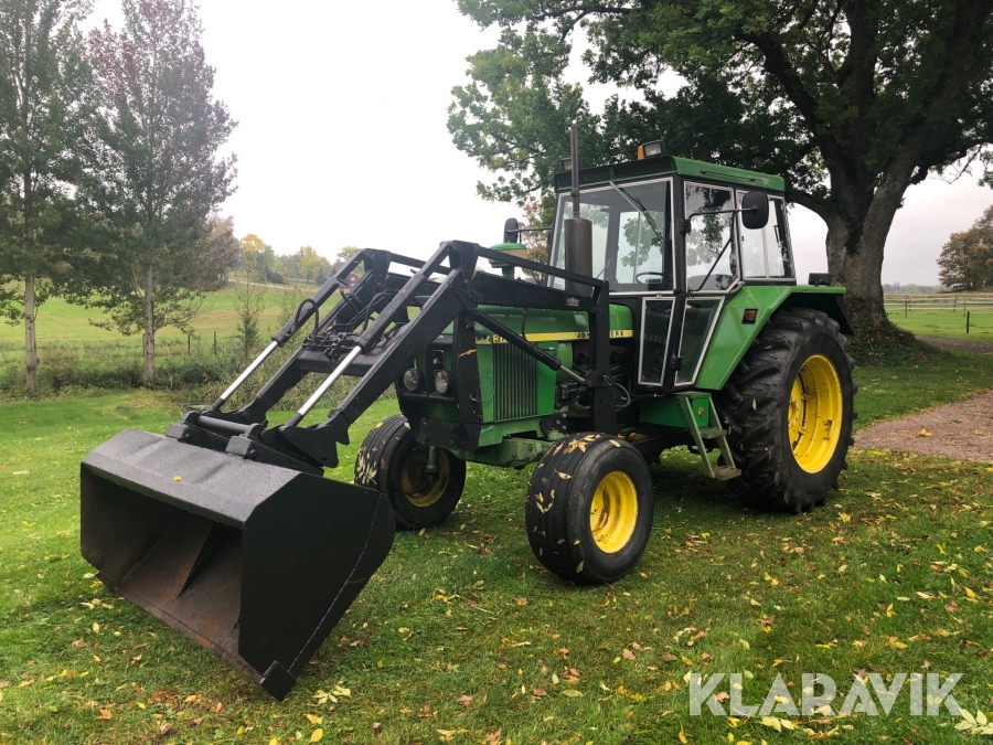 Traktor John Deere 3130 med Bergsjölastare och redskap