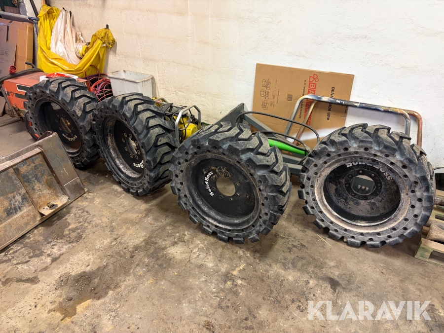 Däck Tongyong 33X12-20 med fälg  4st