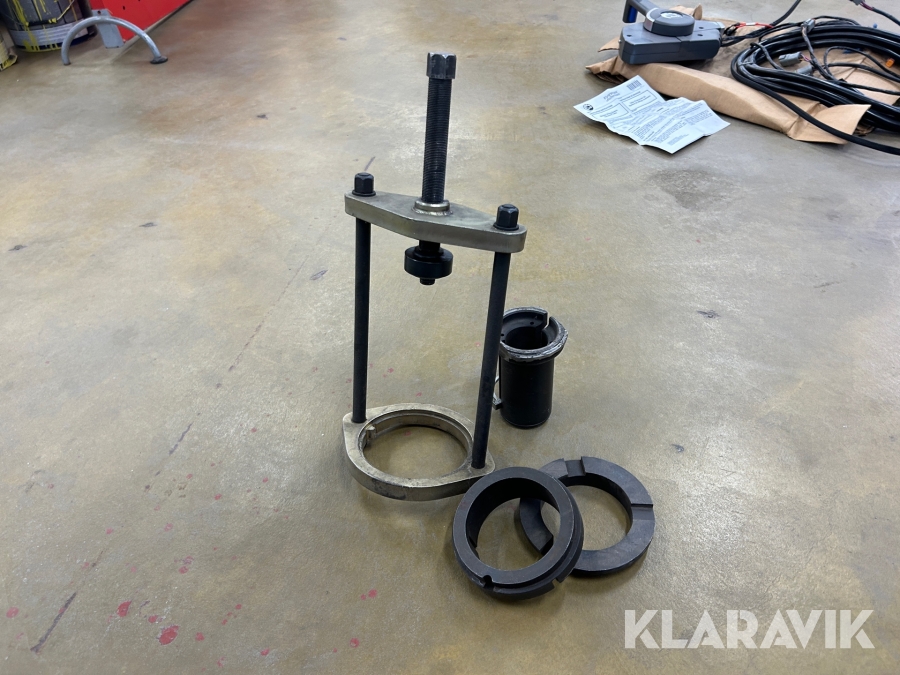 Busningsavdragare till Volvo V70 bak