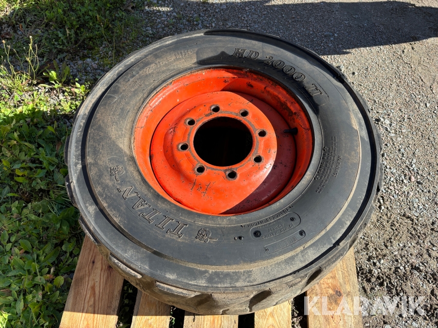 Däck Titan 12-16.5 NHS 1 däck