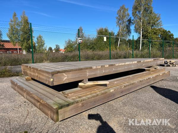 Brygga med landgång