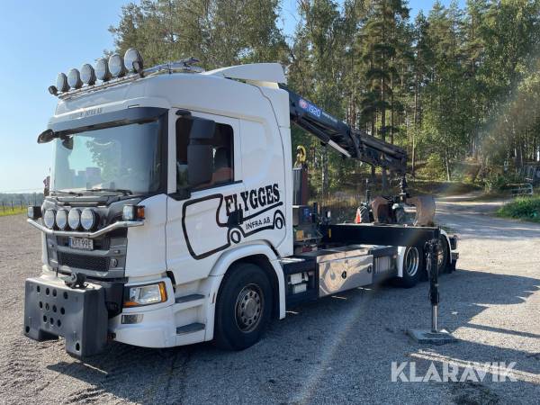 Lastväxlare Scania G410 6x2*NA med kran och plogfäste