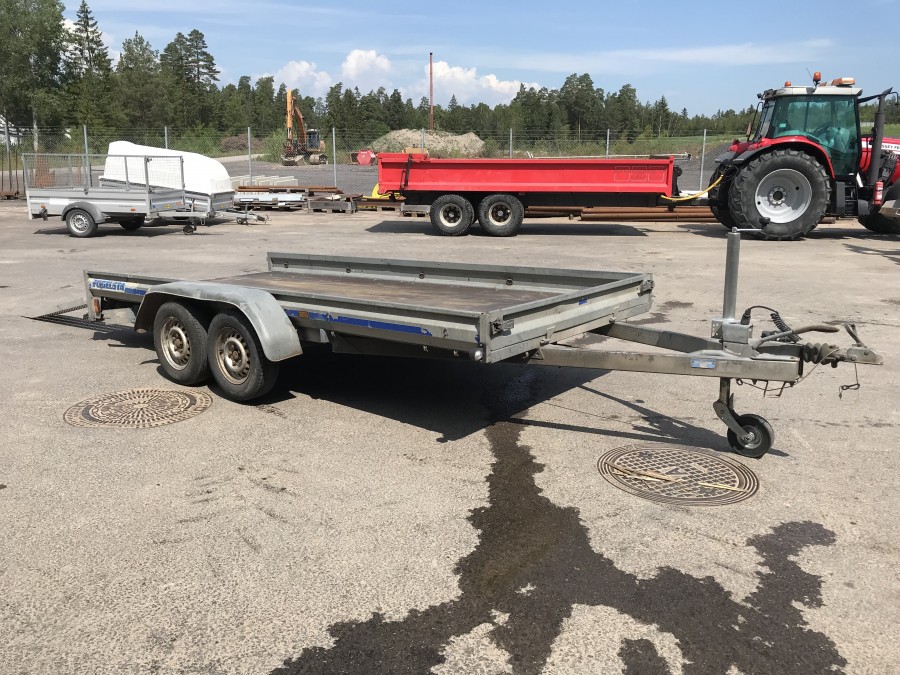 Maskinsläp / biltrailer med ramper