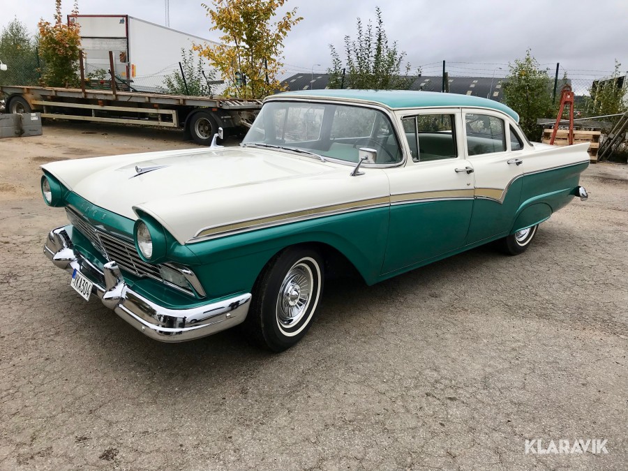 Veteranbil Ford Custom 300 - 1957