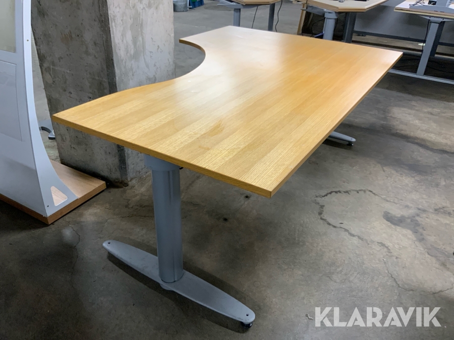 Skrivbord höj och sänkbar Kinnarps