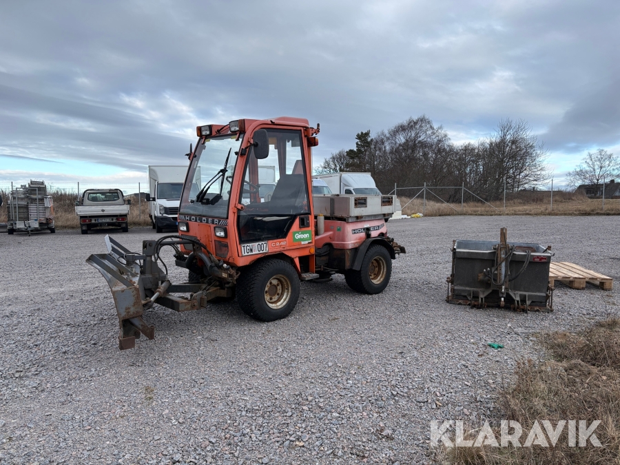 Redskapsbärare Holder C2.42 med plog och sandspridare