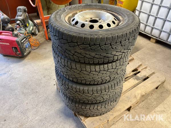 Vinterhjul 215/65R16C Nokian Hakkapeliitta Opel Vivaro 4 st