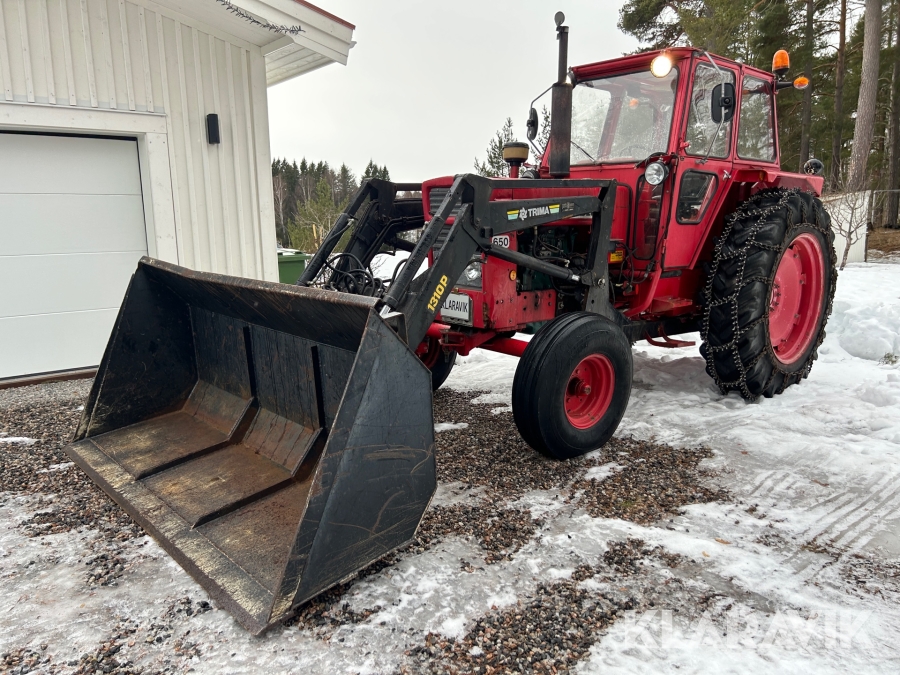 Traktor Volvo BM 650 med lastare och redskap