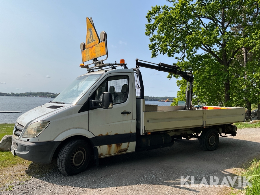 Flakbil Mercedes-Benz Sprinter 316 med kran HIAB 022 T-2