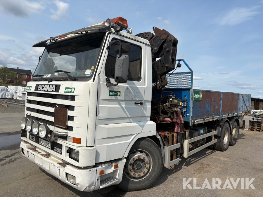 Kranbil med flak Scania 113 380