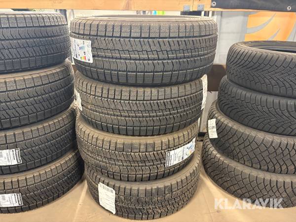 Däck Bridgestone Blizzak 205/50R17 4st