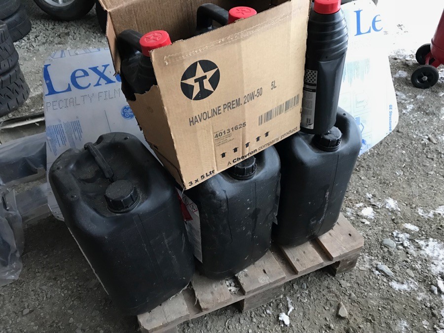 Racingbränsle och olja