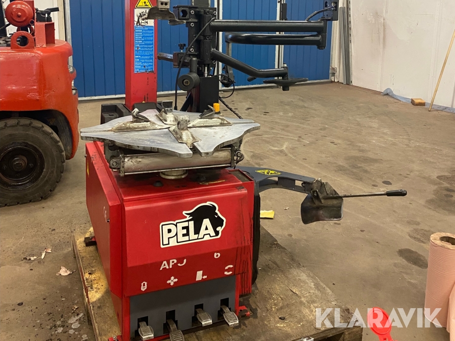 Monteringsmaskin Pela APO-3266 med hjälparm