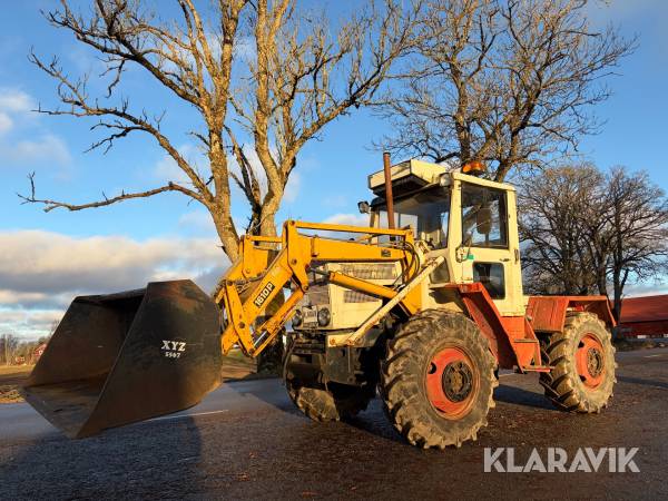 Traktor Mercedes-Benz MB Trac 800 med lastare och 2 st redskap