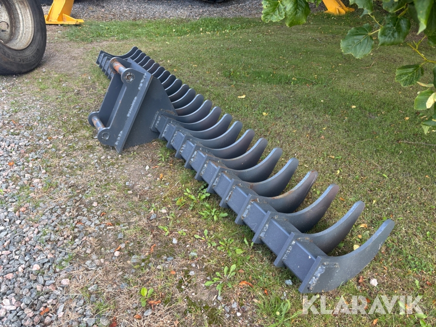 Grävmaskinskratta s40 fäste