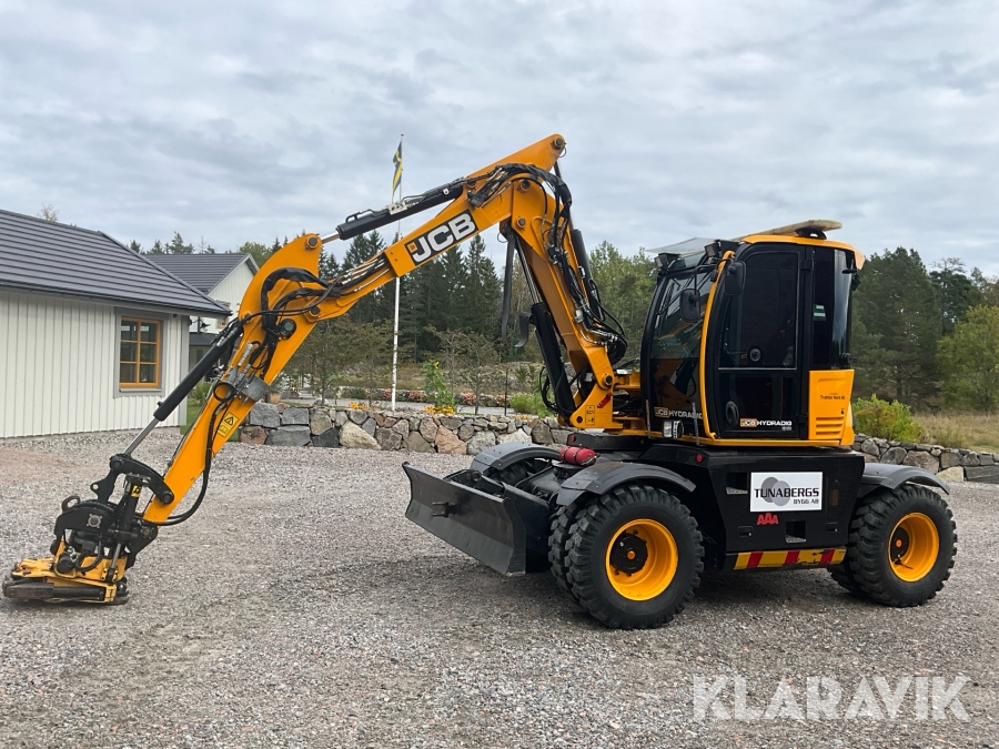 Grävmaskin JCB Hydradig 110WT 4F med kärra och redskap