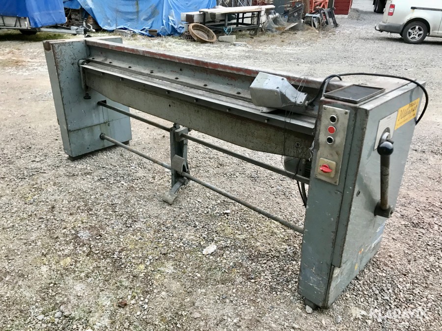 Plåtbockningsmaskin