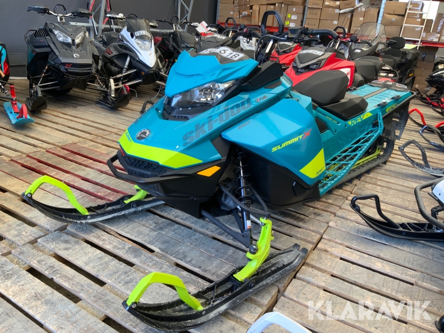 Snöskoter Ski-doo Summit X 154