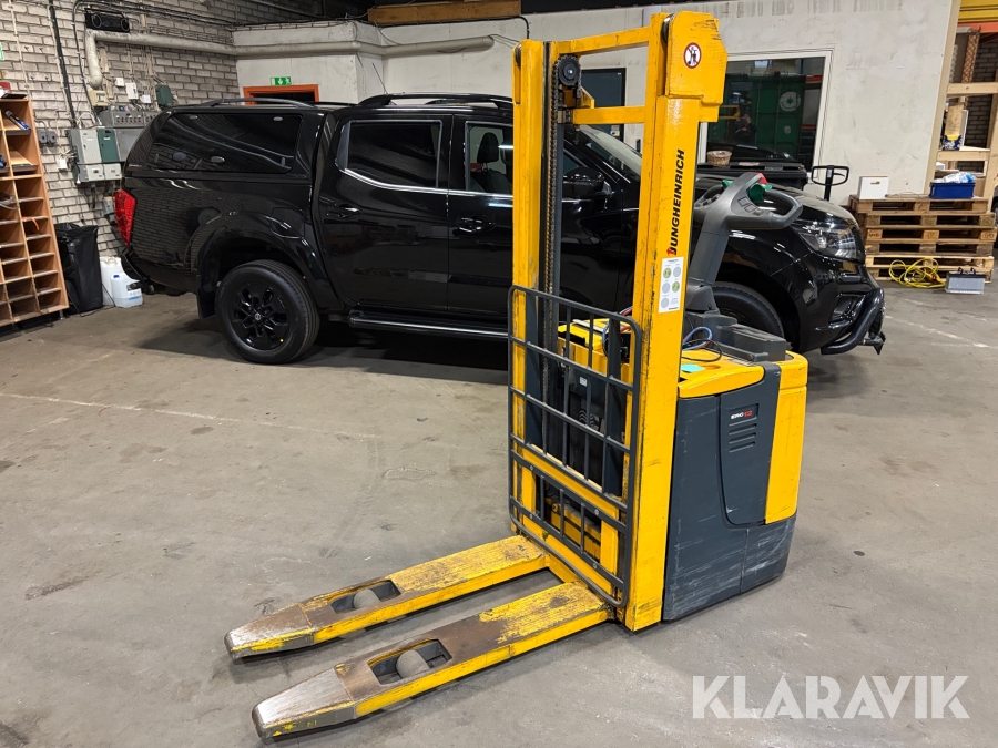 Ledstaplare Jungheinrich ERC12 med åkplatta