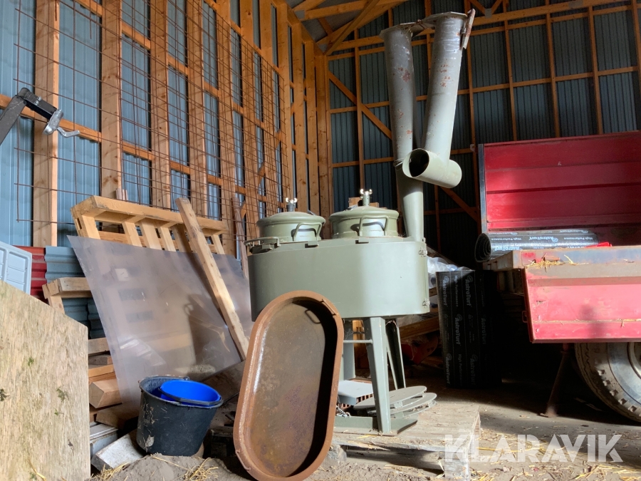 Militärkök på ben MT 102 vedeldad