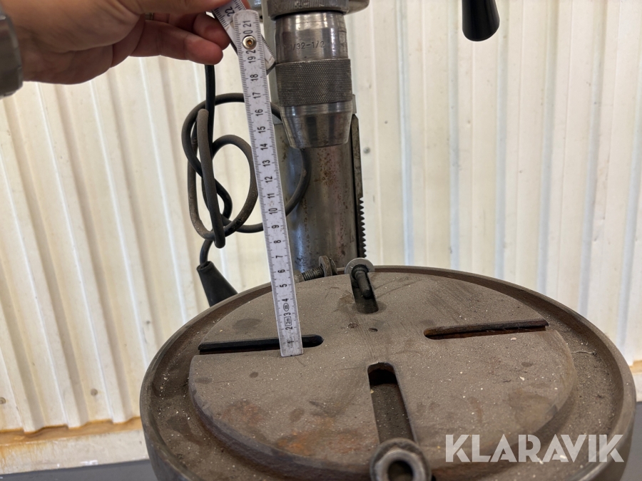 Pelarborr Sharp SE-330D