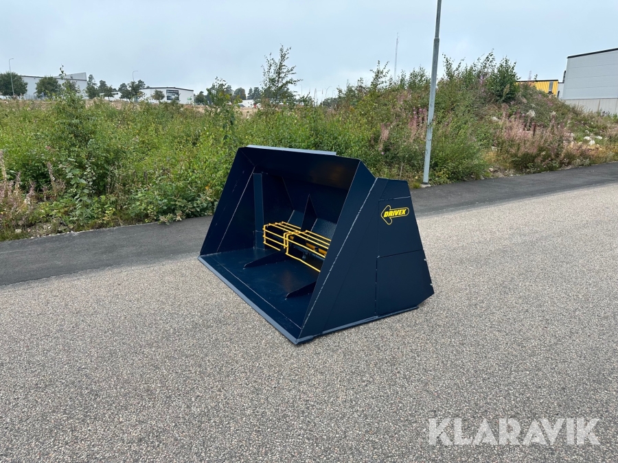 Sandspridarskopa Drivex 2,8m3 Stora BM