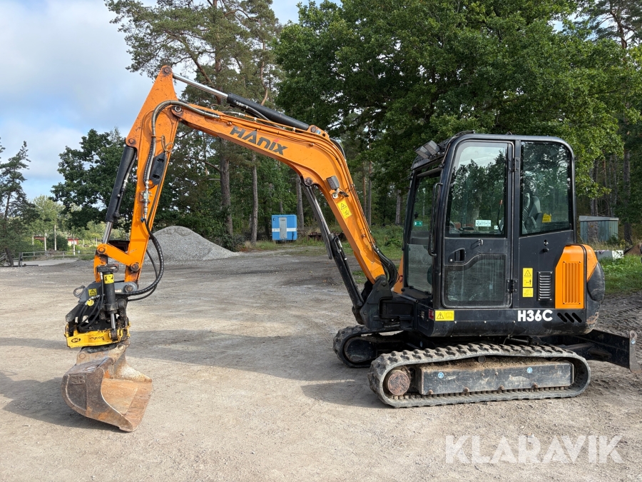 Grävmaskin Hanix H36C med redskap