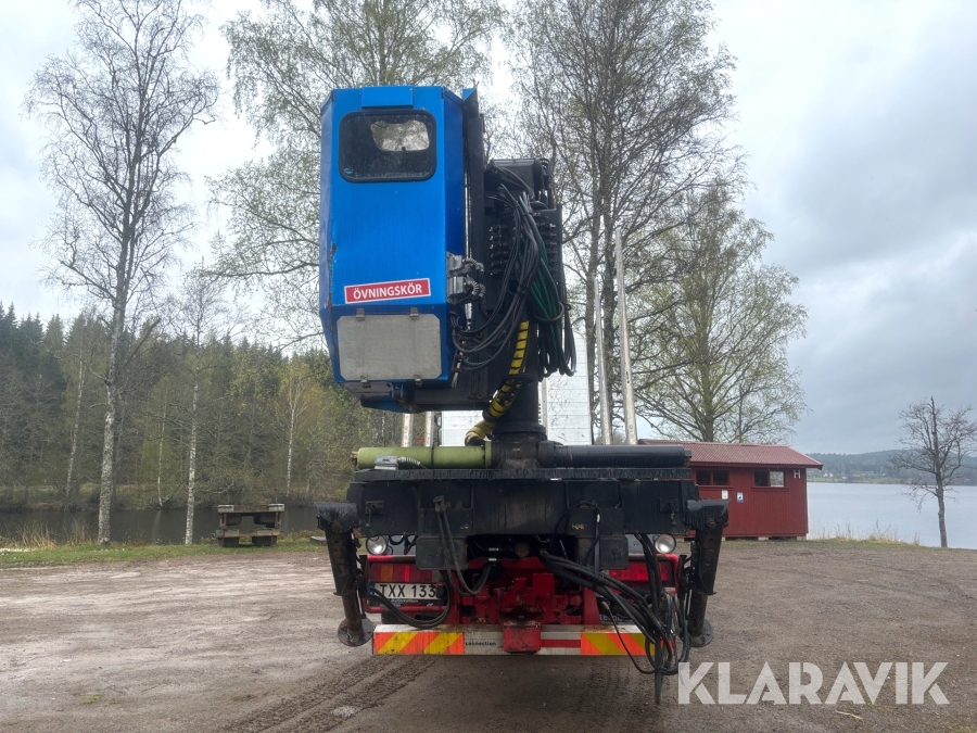 Timmerbil Scania 164G med kran