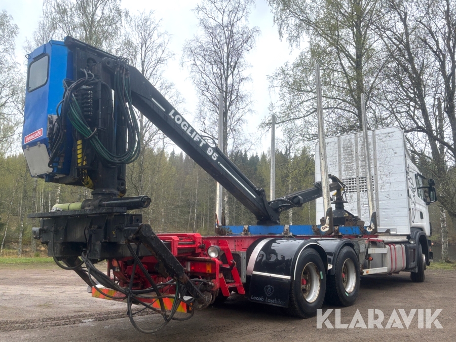 Timmerbil Scania 164G med kran