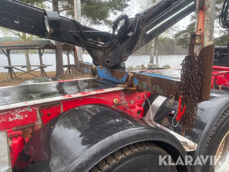 Timmerbil Scania 164G med kran