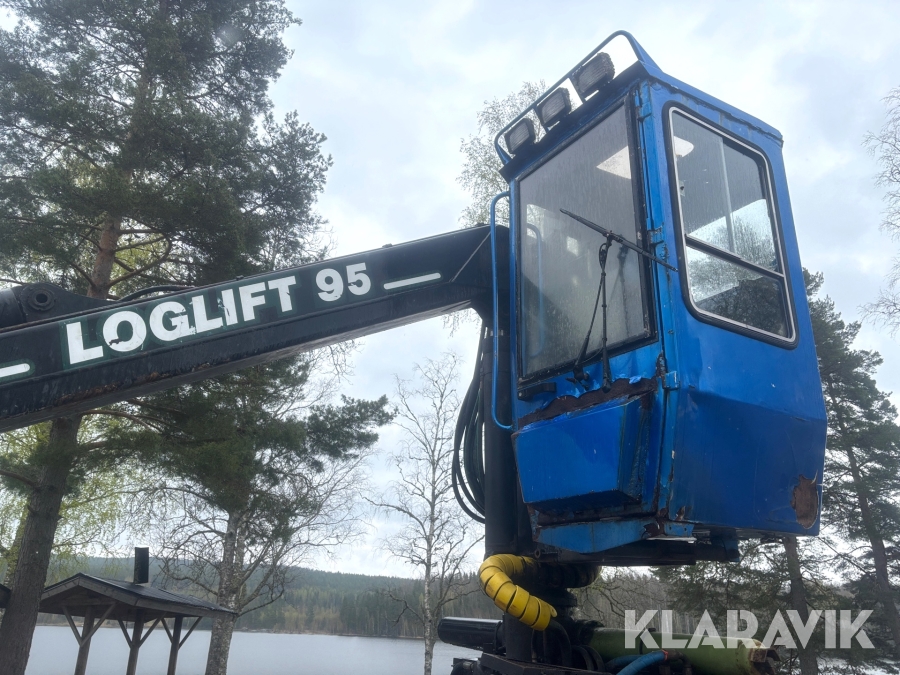 Timmerbil Scania 164G med kran