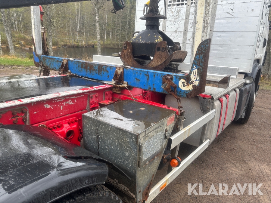 Timmerbil Scania 164G med kran