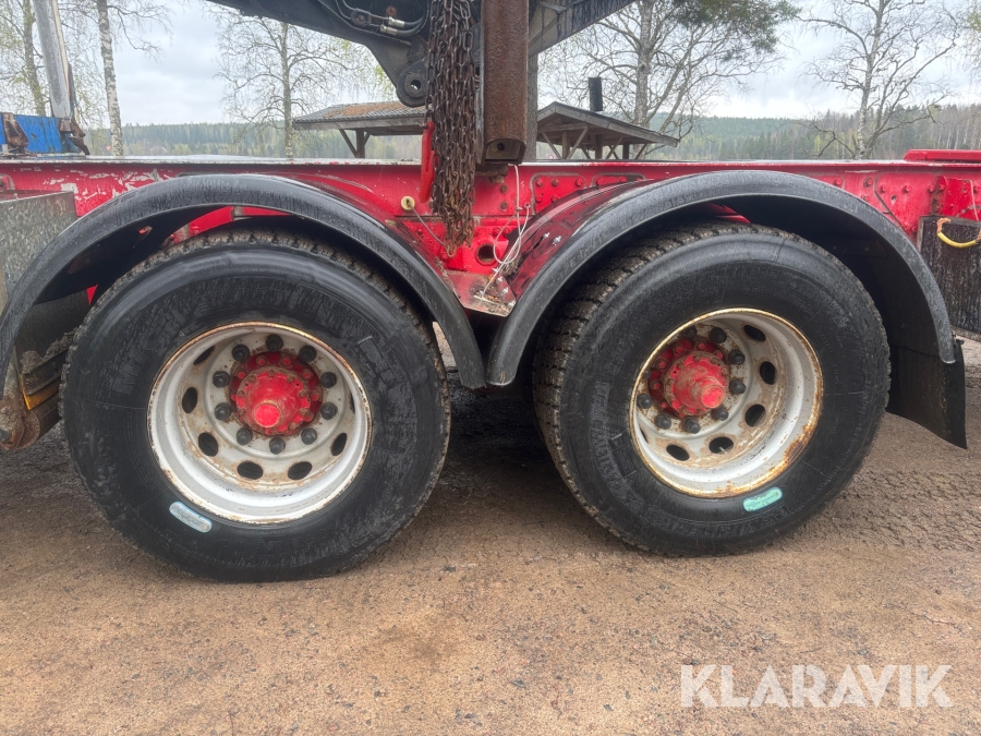 Timmerbil Scania 164G med kran